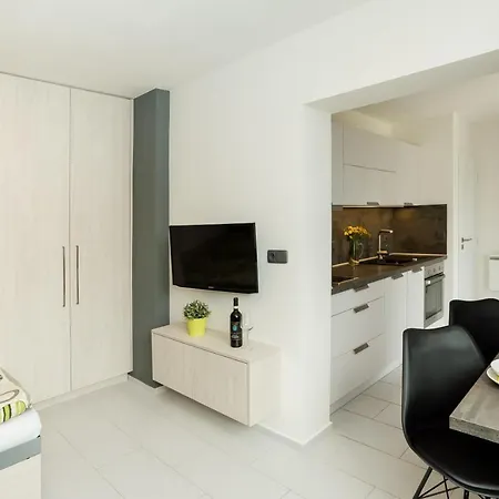 - Stela Premium